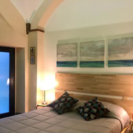 Apartment Casa Nausicaa, Piano Terra Nel Cuore Della Citta, Confortevole E Silenzioso *